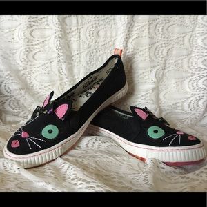 Adorable cat sneakers by tigerbear republik